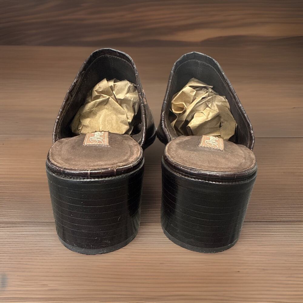 Brighton Fiona Women's Floral Embroidered Suede Leather Mule Clogs Sz 8 - Picture 6 of 8